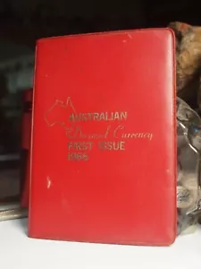AUSTRALIA DECIMAL CURRENCY FIRST ISSUE 1966 IN RED WALLET - AU STOCK ! - Picture 1 of 7