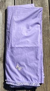 Tenda farfalla ricamata a mano con bordo nastro raso viola pastello 48 x 82 - Foto 1 di 14
