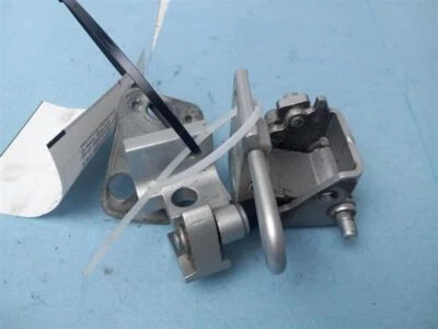 2007-2012 AUDI Q7 REAR PASSENGER DOOR HINGES OEM - Image 1 of 4