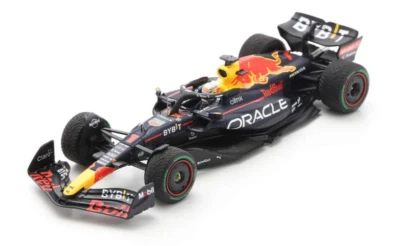 Red Bull RB18 Max Verstappen #1 Japanese GP 2022 S8551 + pitboard Spark 1/43 F1 - Photo 1/2
