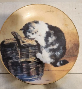 W S George "A Curious Kitty"  Plate Collectible Victorian Cat Capers - Picture 1 of 3