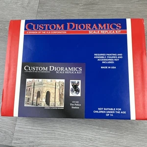 CD DIORAMICS PERSONALIZADO 1103 LA ESTACIÓN DE POLICÍA Nuevo EMBALAJE ORIGINAL 1:35 - Imagen 1 de 2
