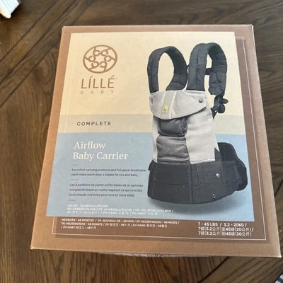 Lillebaby fluxo de ar completo preto/branco 6 em uma transportadora.   Usado apenas uma vez! - Imagem 1 de 3