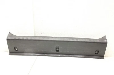 Cubierta de moldura de pestillo de maletero trasero Subaru WRX STI 2015-2019 de fábrica OEM 15-19 Foto 1 de 4