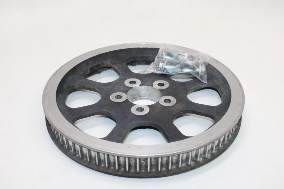 2006 Harley-Davidson DYNA 宽滑翔 EFI FXDWGI 原始设备制造商皮带 SPROCKET 轮子 — 第 1/4 张图片