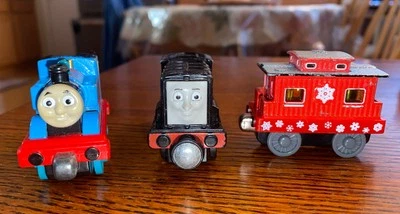 Lote de trens magnéticos de metal fundido Thomas the Tank & Friends Take Play Along (3) - Imagem 1 de 4