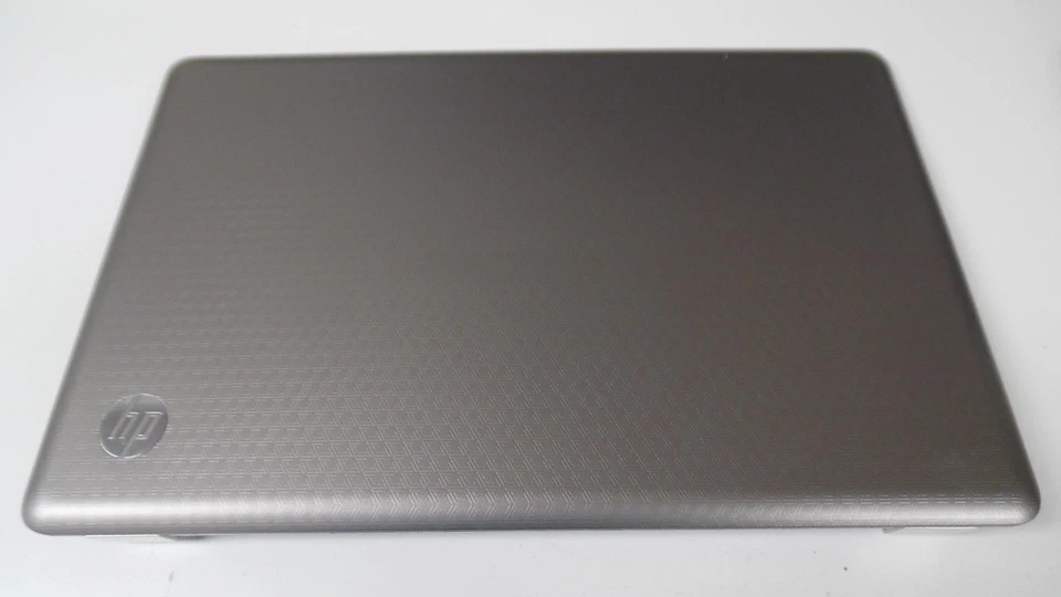 ZYE3AAX6TP HP G62-144DX 15.6" - Tapa Cubierta LCD con Bisagras Bisel Cables ZYE3AAX6TP Foto 1 de 4