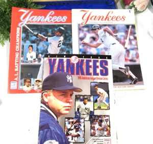 Programmi baseball Yankees 1984 e 1985 e 1995 e pieno di ritagli di giornale - Foto 1 di 6