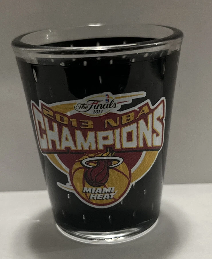 Camiseta deportiva negra de los campeones de la NBA Miami Heat 2013 SHOT GLASS NUEVA DE MODA Foto 1 de 2