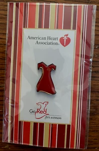 "Go Red" Cruz Roja Americana "Vestido Rojo" Pinback Solapa 2003 - ¡NUEVO/NUNCA USADO! - Imagen 1 de 3