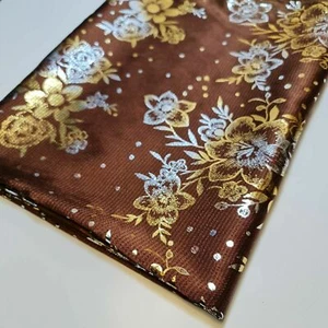 Goldfolie bedruckt Satin Blumen braun Finish Kleid Handarbeit Stoff Meterware - Bild 1 von 1
