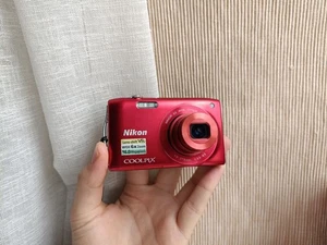 🔥Cámara compacta digital Nikon CoolPix S3300 16,0 MP ROJA RARA🔥Juego COMPLETO que funciona🔥 - Imagen 1 de 7