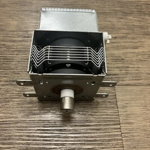 Microwave Magnetron 10QBP1008 2M214 - Picture 1 of 4