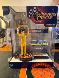 1980 DALE EARNHARDT NASCAR CUP CHAMPIONSHIP FIGURE/TROPHY/CAR WINNERS CIRCLE - Picture 1 of 5