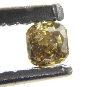Hermoso diamante de color verde en forma de cojín de 0,11 quilates 2,56x2,51x1,85 mm - Imagen 1 de 9