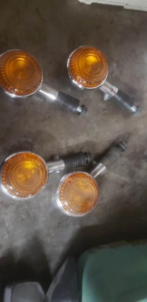 Señales de giro de stock Yamaha Sr400 Foto 1 de 1