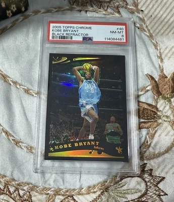 2005 TOPPS CHROME 黑色反光卡 #40 KOBE BRYANT/399 PSA 8 湖人 — 第 1/4 张图片