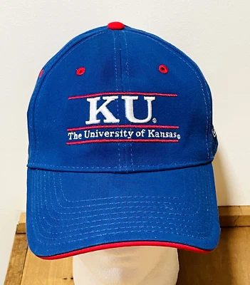 Sombrero Universitario Kansas NCAA Jayhawks De Colección Gorra Azul El Juego Flex Elástico NUEVO Foto 1 de 4