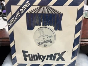 FUNKYMIX 19 LP 69 BOYS DEON SANDERS ZHANE DR DRE FUSCHNICKENS 20 FINGERS - Picture 1 of 1