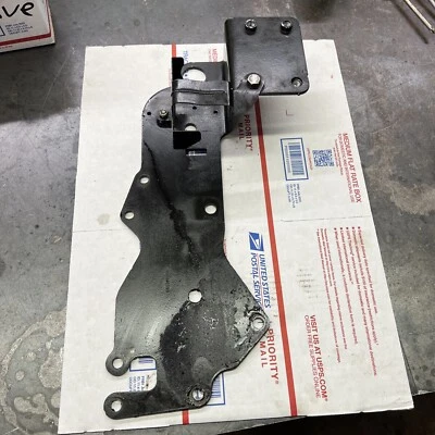 Mercruiser small block engine bracket - Image 1 of 4