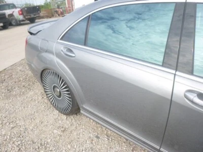 Used Rear Right Door Assembly Rear Side fits: 2013 Mercedes-benz Mercedes s-clas - Imagem 1 de 4