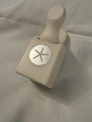 Martha Stewart Artesanía Mediano Arena Dólar Estrella de Mar Papel Punzón Recortes Playa Foto 1 de 3