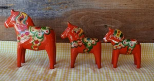 3 Sizes Carved & Painted Wood Swedish Orange Red Folk Art Dala Horses No Labels - Picture 1 of 15