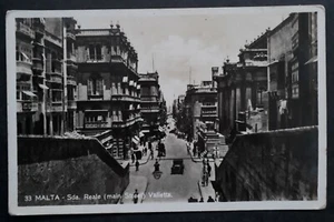 Undated Malta Postcard-Valletta Main Street Unused - Picture 1 of 2