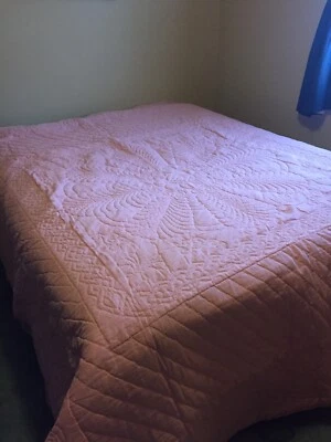 Готовое лоскутное одеяло из цельной ткани 86 X 102 белое или розовое - Изображение 1 из 4