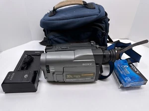 Sony CCD-TRV52 Handycam Video Camera Camcorder w/Bag AS IS NEEDS BATTERY - Picture 1 of 12