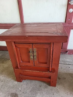 Mesa auxiliar vintage de mesita de noche 26”Hx22”Lx17”D Foto 1 de 4