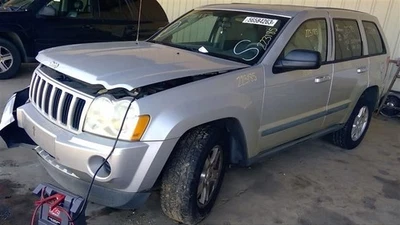 (LOCAL PICKUP ONLY) Hood Fits 05-10 GRAND CHEROKEE 861119 - Image 1 of 4