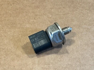 NEW GENUINE AUDI PORSCHE VW SEAT SKODA Fuel Pressure Sensor 06K906051A - Image 1 of 4