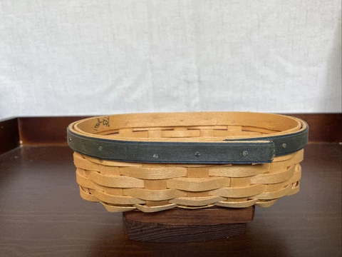 Longaberger 2001 Collectors Club Shaker Harmony Basket No. 5 With protector Cover