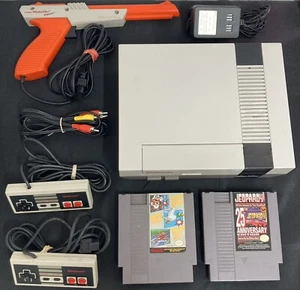 Nintendo NES Console in EXCELLENT Condition with Controllers, Connections, Games - Picture 1 of 9