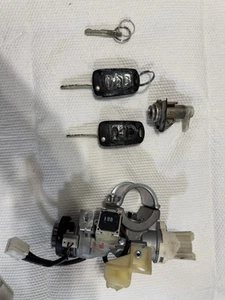 2010/ 2013 Kia Soul Key Ignition And Cylinder With Two Key Fob  Door Cylinder  - Picture 1 of 5