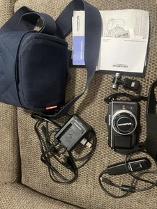 OLYMPUS PEN EP2 Mirrorless Camera M.ZUIKO 17mm F2.8 Lens Microphone Trigger Bag - Picture 1 of 13