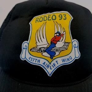 RARE 437th Airlift Wing Rodeo 93 Trucker SnapBack Mesh Cap Hat Black Vintage - Bild 1 von 13
