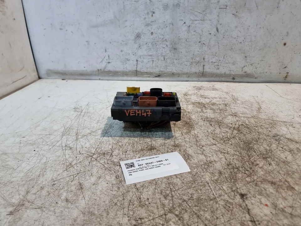 Коробка предохранителей Peugeot Partner BSM блок под капотом 1,6 дизель 2009 MK2 OEM 9666700480 - Изображение 1 из 4