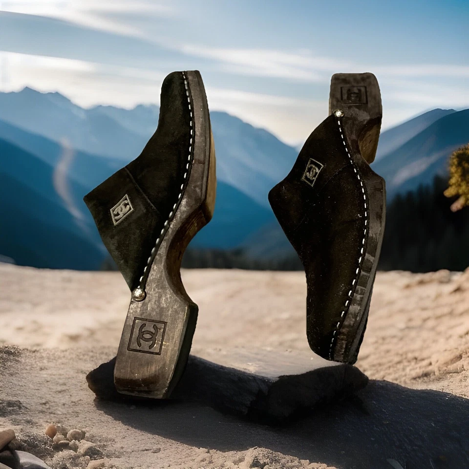 Chanel Sport Gamuza Entrelazado Logo CC Sin Cordones Punta Redonda Zueco Mules Negro 37 Foto 1 de 4