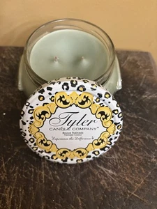 Tyler Candle Company Hippie Küken Duft 22oz Glas Kerze Zwei Docht - Bild 1 von 4