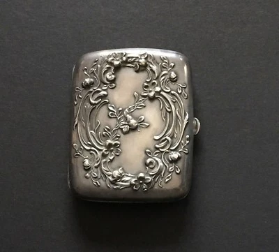 Estuche de cigarrillos AntQ KERR de plata esterlina Art Nouveau floral reposado Jugendstil Foto 1 de 4