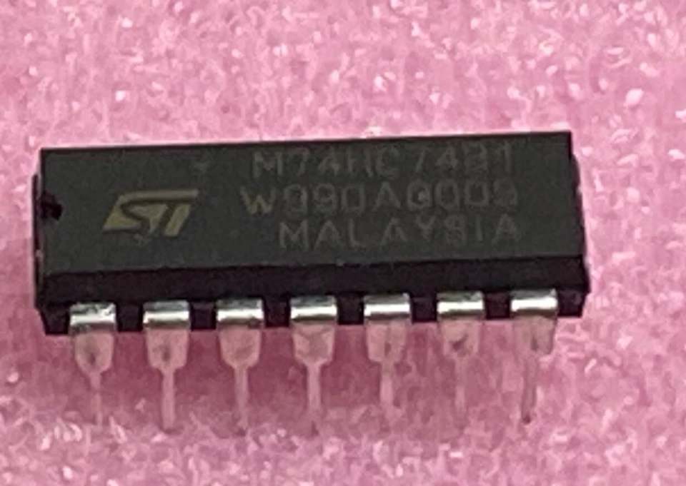 STMicroelectronics M74HC74B1 doble D flip-flop set/reinicio circuito integrado Foto 1 de 1
