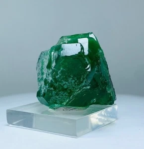 FLUORITE EMERALD GREEN OCTAHEDRAL CRYSTAL with PYRITES from PERÚ...ATACOCHA MINE - Picture 1 of 13