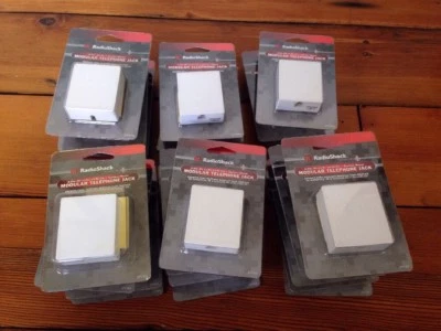 Огромный лот из 23 модульных телефонных разъемов RadioShack с поверхностным креплением 4–6–8 контактов - Изображение 1 из 4