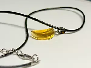 Pendant Natural Stone Leather Cord Strap Crescent Moon Necklace Yellow 3.48g - Picture 1 of 5