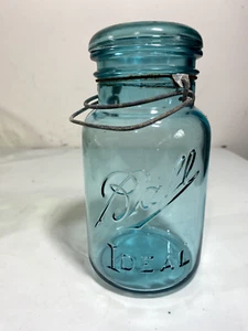Barattoli vintage Ball in quarzo blu con coperchio in vetro a cupola - Foto 1 di 2