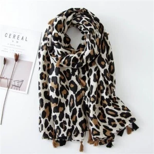 Sciarpa Foulard Stampa Leopardata - Foulard Scialli Sottili Cotone Donna Moda Bandane - Foto 1 di 15