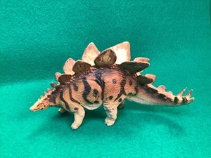 Vintage 1988 Carnegie Safari Ltd Stegosaurus 6 in Figure Toy Dinosaur - Picture 1 of 6