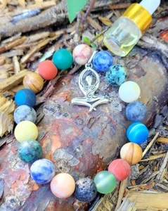 Brazalete Para Mujer Piedra Natural Lava Y Aromaterapia Con Dije Diosa Espiral - Picture 1 of 7